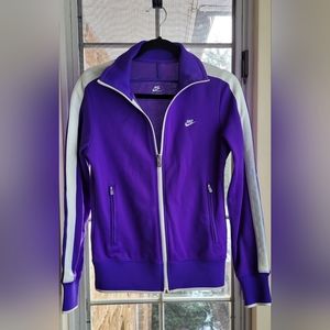 PURPLE NIKE ZIP UP 💜